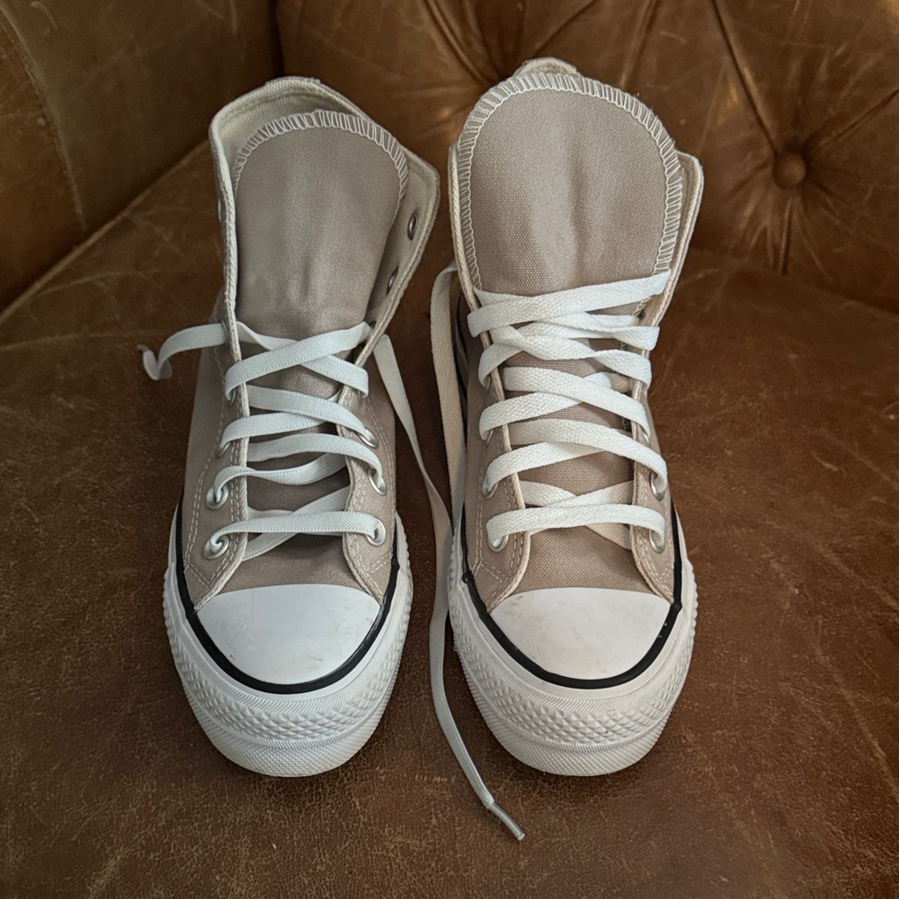 Converse Platform High Top Canvas Sneakers in Beige. Worn twice.